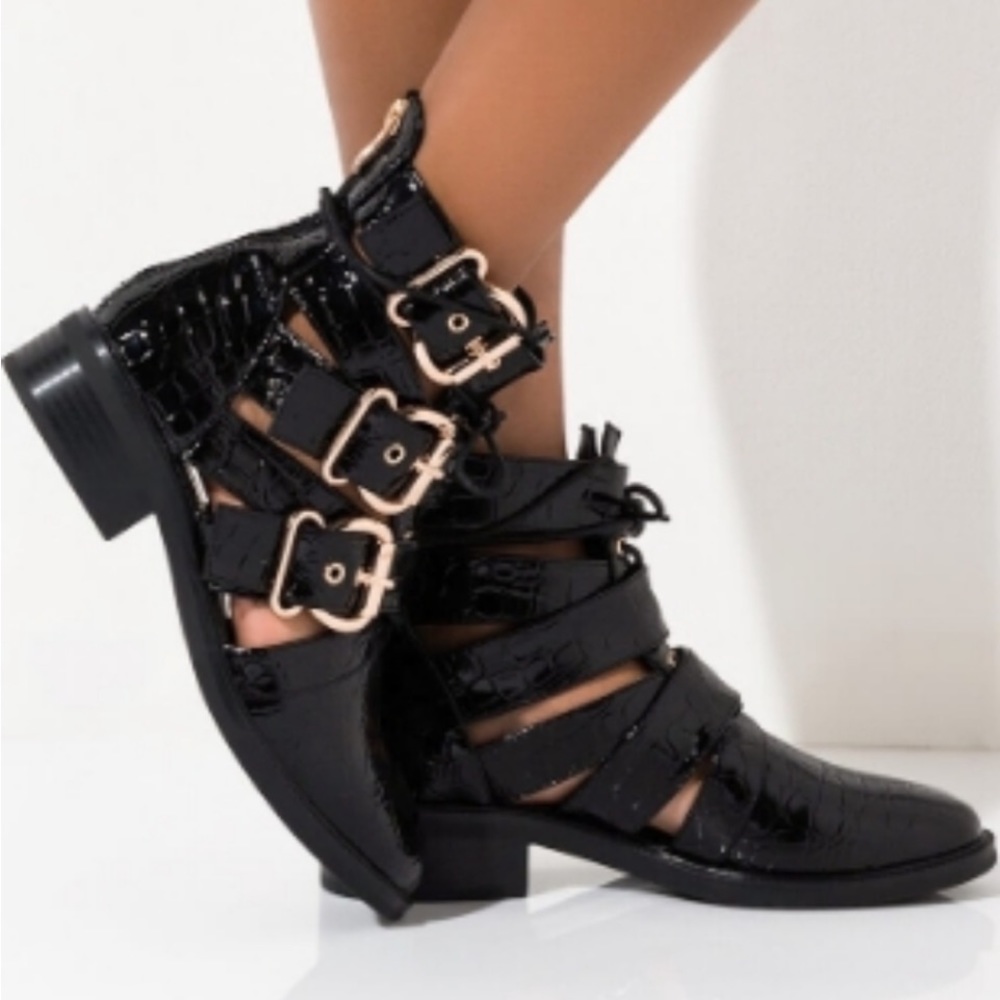Azalea Wang Issy Gold Buckle Bootie Size 8 Black Gladiator Boot